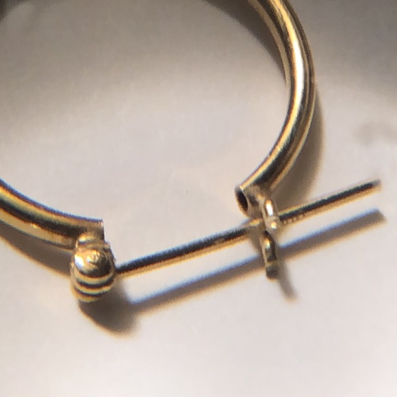 Gold hollow hoop Earrings with snap bar. - Picture 4 of 9
